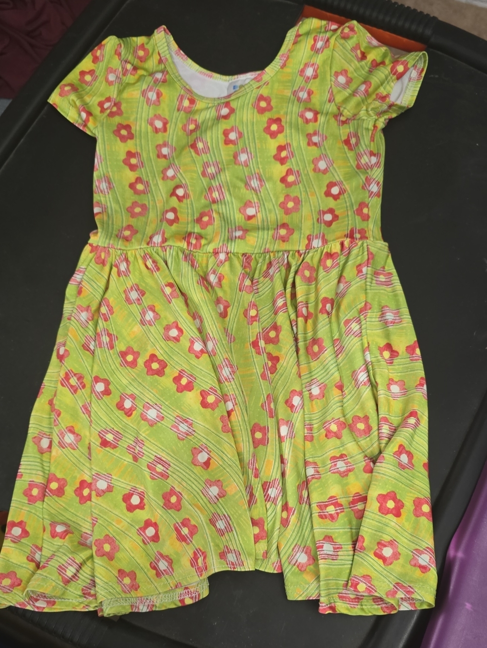 Girls Dot Dot Smile Flowy Floral Dress. Size 2. EUC